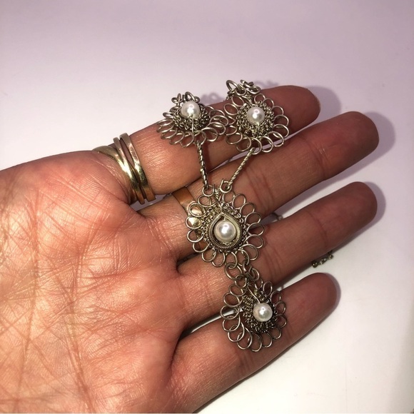 Vtg Wire Wrapped Faux Pearl Floral Flower Necklace 17” + 1.5” Drop - Picture 4 of 5